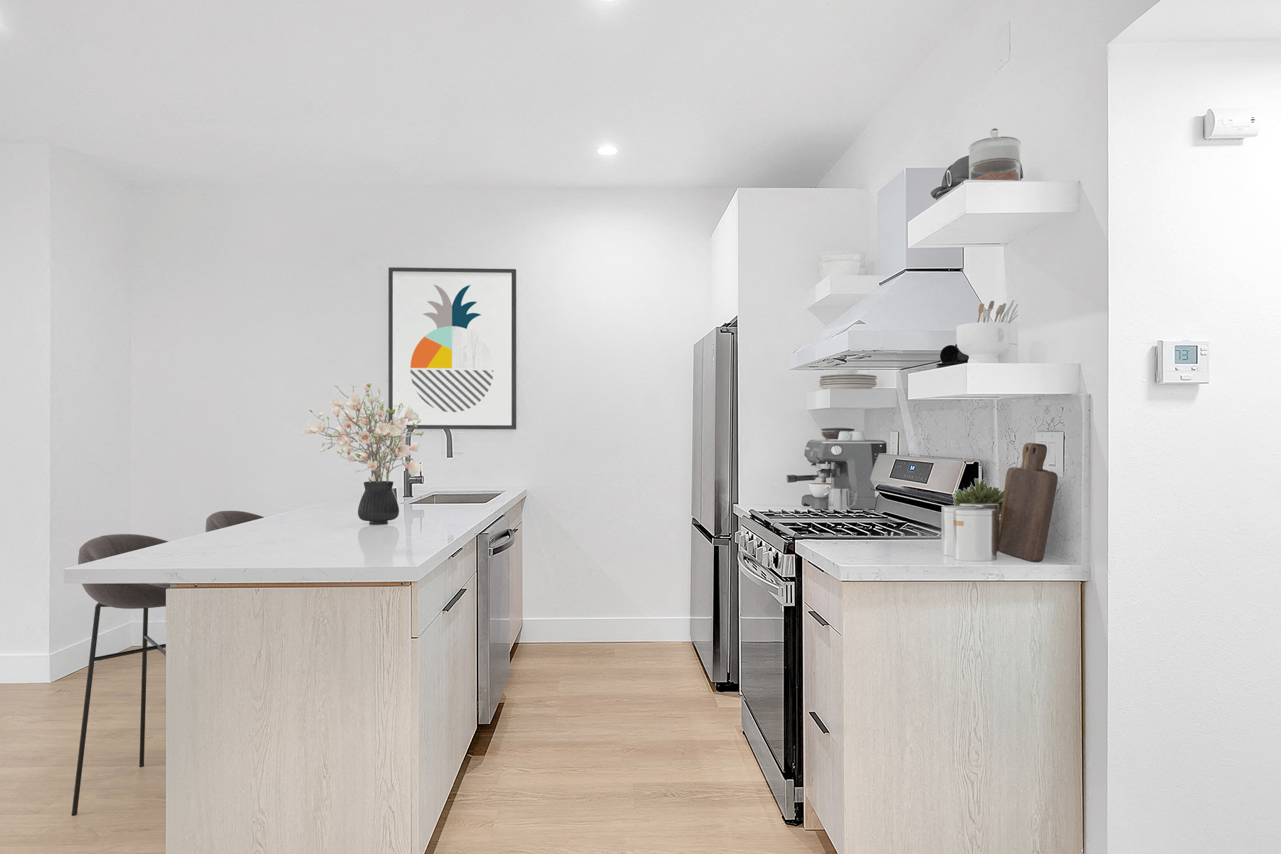 2062 Dracena Apartments Kitchen